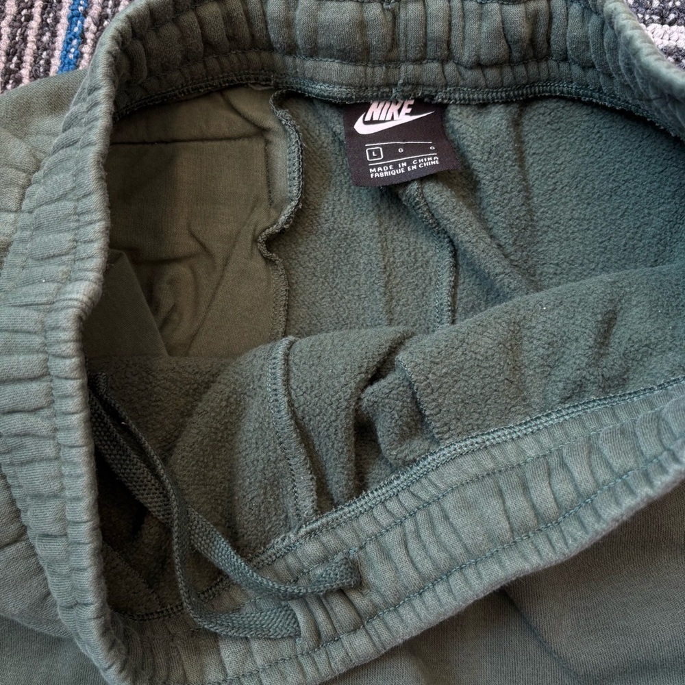 Nike sweatpants joggers green Men’s Large - Picture 6 of 7